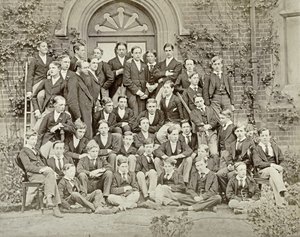 Fotografía de una casa en Eton College, años 1870