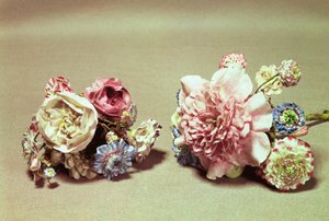 Dos ramos de flores de Vincennes