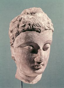 Cabeza de Buda, Gandhara, siglos II-IV (estuco)