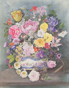 Flores en una jardinera de Sèvres