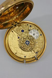 Interior de un reloj