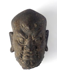 Cabeza de una deidad (hierro)