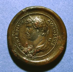 Medallón de Adriano, 117-38