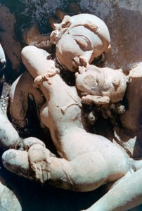 Escultura erótica, Khajuraho, India, c. 950-1050, siglo XX