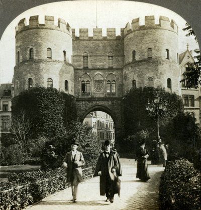 Puertas de la ciudad romana, Colonia, Alemania de E. W. Kelley