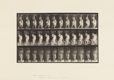 Placa 35. Caminando, llevando un niño de Eadweard Muybridge