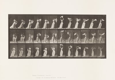 Placa 421. Aseo; tirando un pañuelo alrededor de los hombros de Eadweard Muybridge