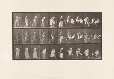 Placa 497. Fases diversas del tocador, 1885 de Eadweard Muybridge