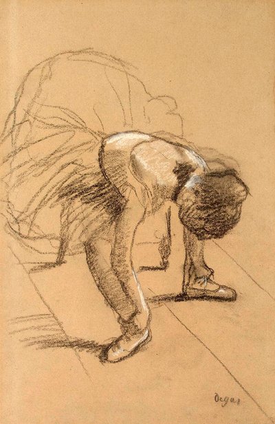 Bailarina sentada ajustando sus zapatos, c. 1876 de Edgar Degas