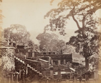 Japanese Temple Graveyard, Shuntoji, Nagasaki de Felice A. Beato