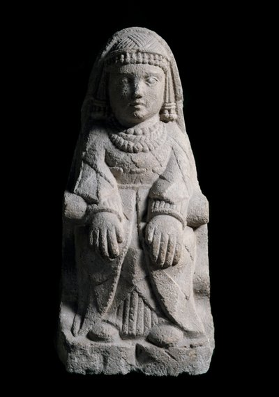 Dama sentada. Escultura de piedra caliza, siglo IV-II a.C. de Iberian