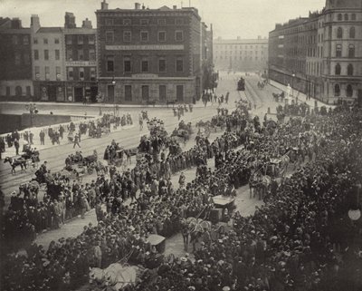 Procesión conmemorativa de Parnell, Dublín (foto en blanco y negro) de Irish Photographer