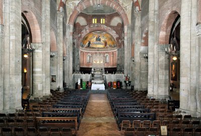 Vista desde la nave (siglo XII) de Italian School