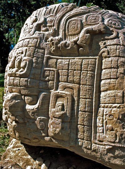 Altar zoomorfo P de Mayan