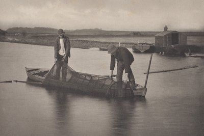 Tomando la red de anguilas de Peter Henry Emerson