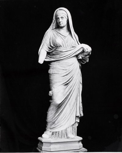 Virgen vestal (mármol) de Roman Roman