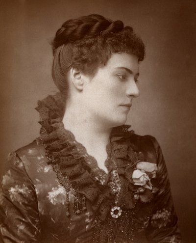 Sophie Eyre, actriz británica, 1883 de St James