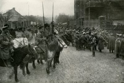 Una patrulla cosaca y la infantería rusa, 1919 de Unbekannt