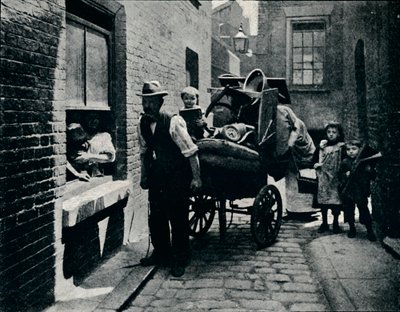 Un movimiento en Slumopolis, Londres, c. 1901 de Unbekannt