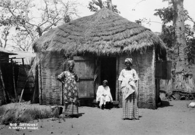 Una casa de mimbre, Bathurst, Gambia, siglo XX de Unbekannt