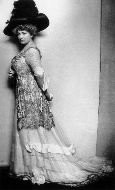 Alma Mahler, socialité y compositora austriaca, c. 1908 de Unbekannt