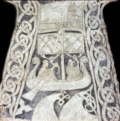 Piedra rúnica lilbjar que representa un drakkar de Viking