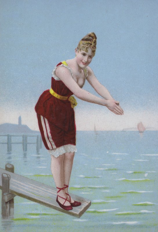 Mujer en un trampolín en la playa de European School
