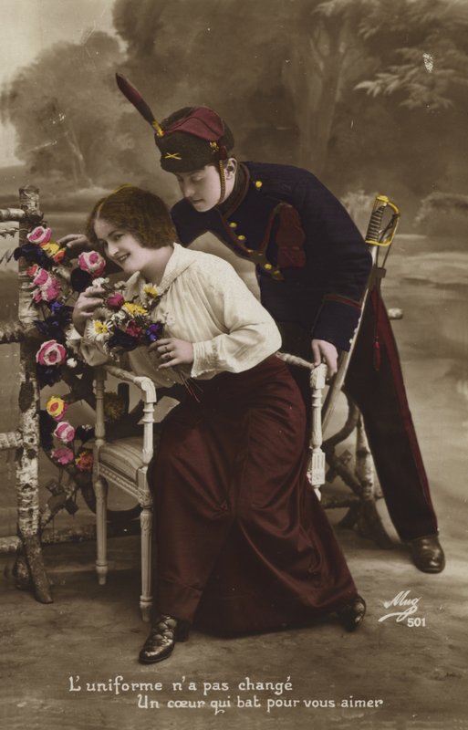 Niña con un soldado de French Photographer