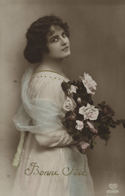 Niña con ramo de flores de French Photographer