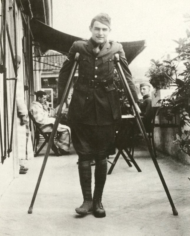 Ernest Hemingway de American Photographer (after)