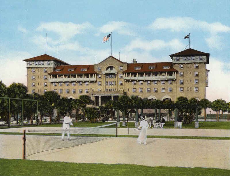 Hotel Clarendon, Seabreeze, Florida de American Photographer (after)