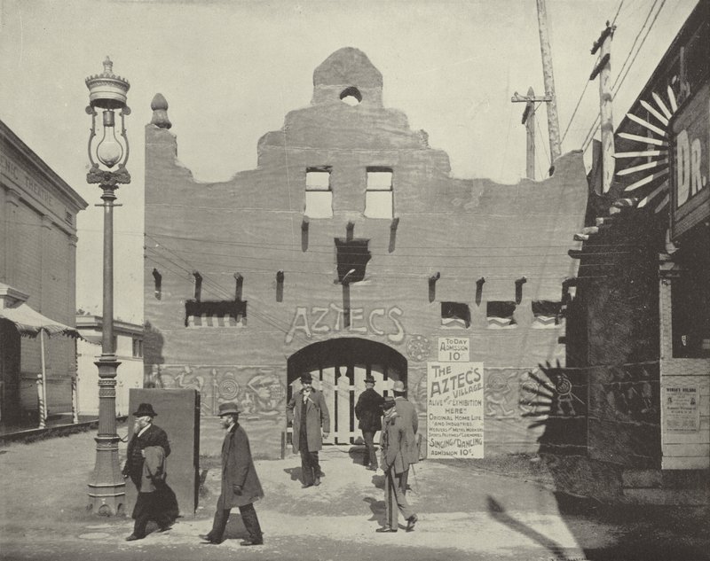 Los Aztecas de American Photographer