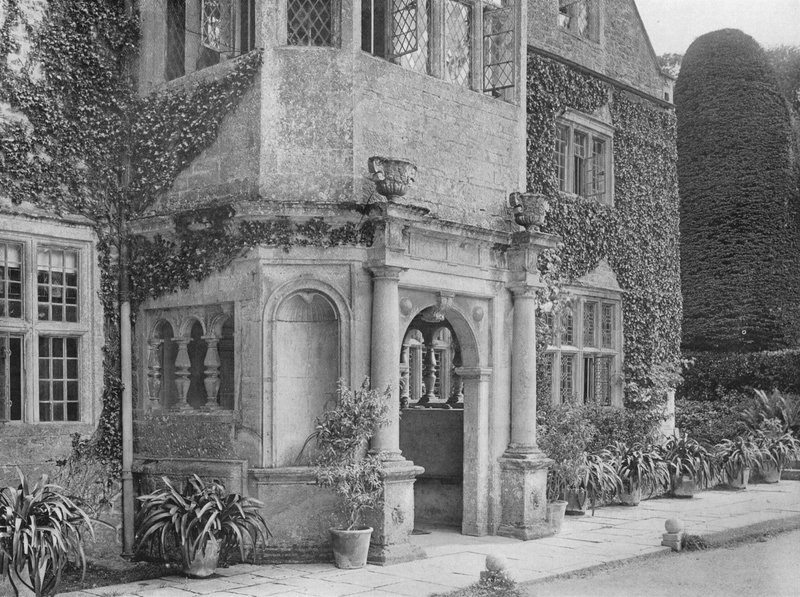 Un Estudio del Pórtico de Charles Latham