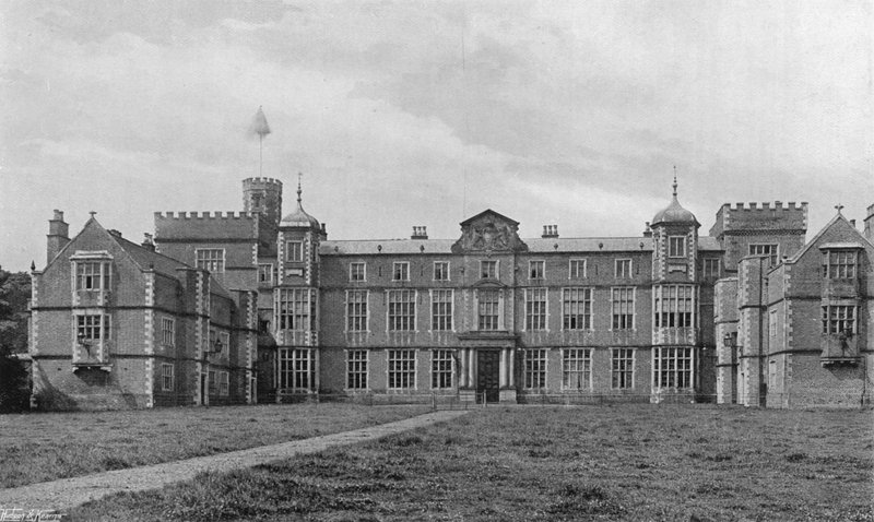 La Fachada Este de Charles Latham