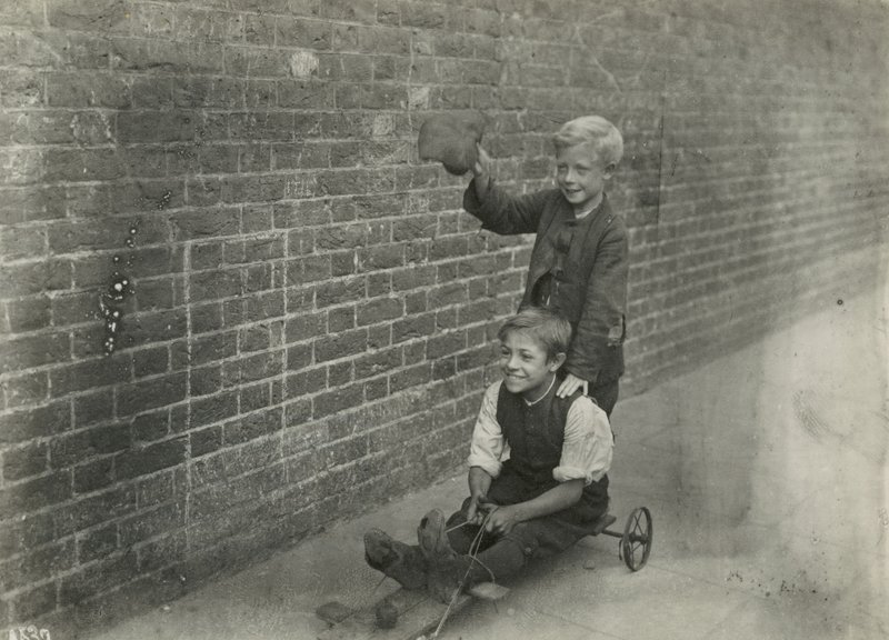 Pobreza infantil, Londres de English Photographer