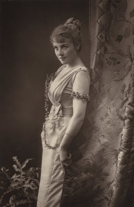 Srta. Adelaide Detchon de English Photographer