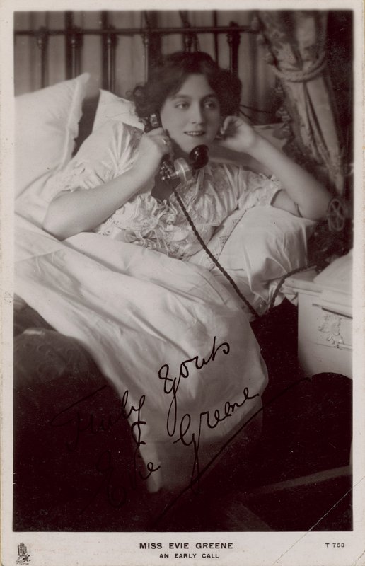 Miss Evie Greene: Una llamada temprana de English Photographer