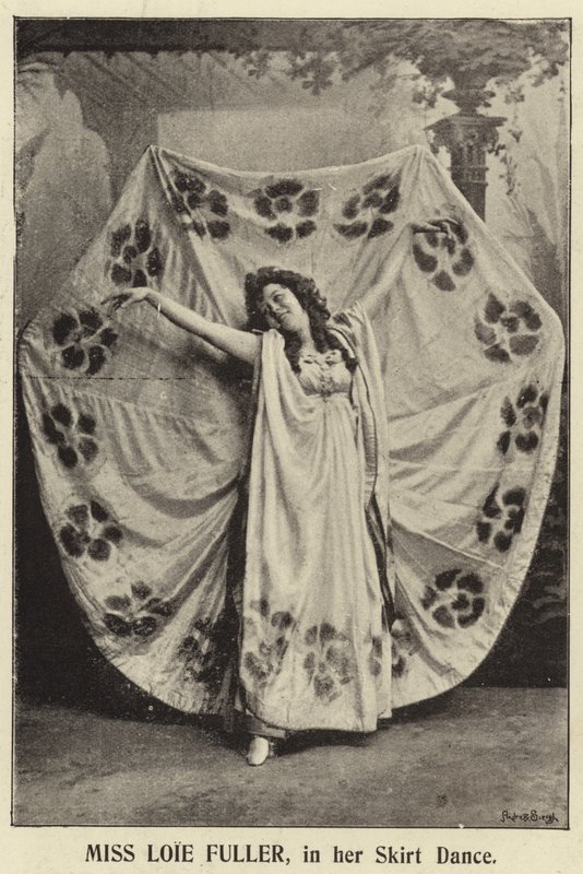 Señorita Loie Fuller, en su Baile de Faldas de English Photographer