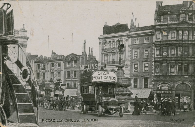 Piccadilly Circus, Londres de English Photographer