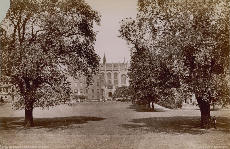 Postal con vista de Temple Gardens de English Photographer