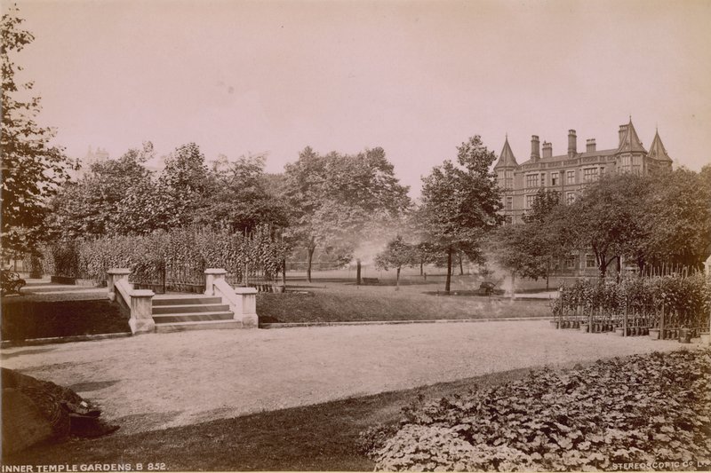 Postal con los Jardines del Inner Temple de English Photographer