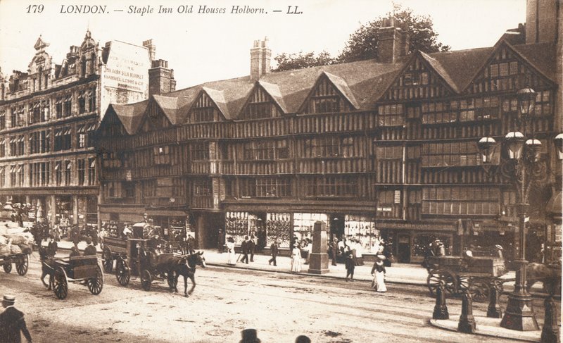 Casas Antiguas de Staple Inn en Holborn de English Photographer