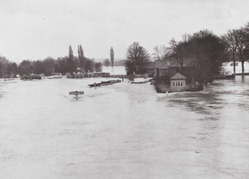 Inundaciones del Támesis de English Photographer