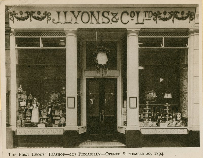 El primer salón de té de Lyons de English Photographer