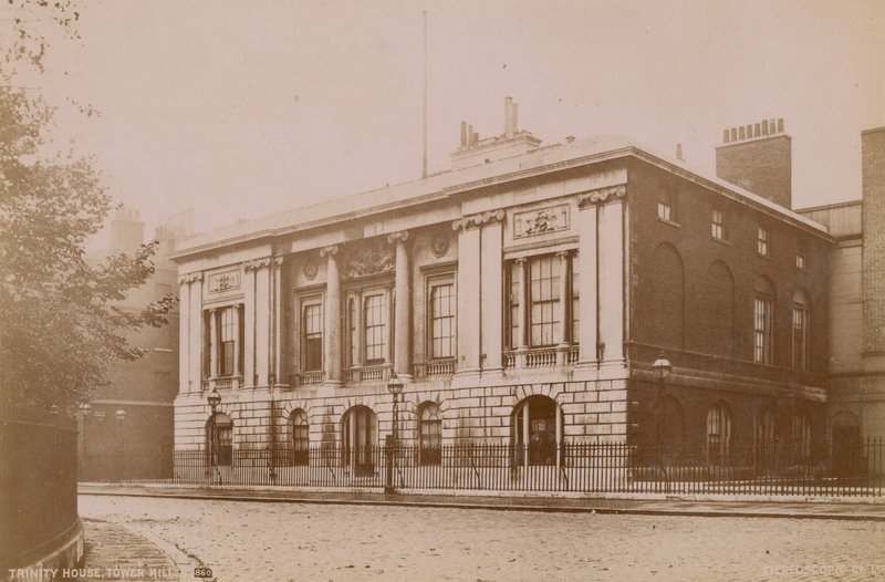 Trinity House en Tower Hill de English Photographer
