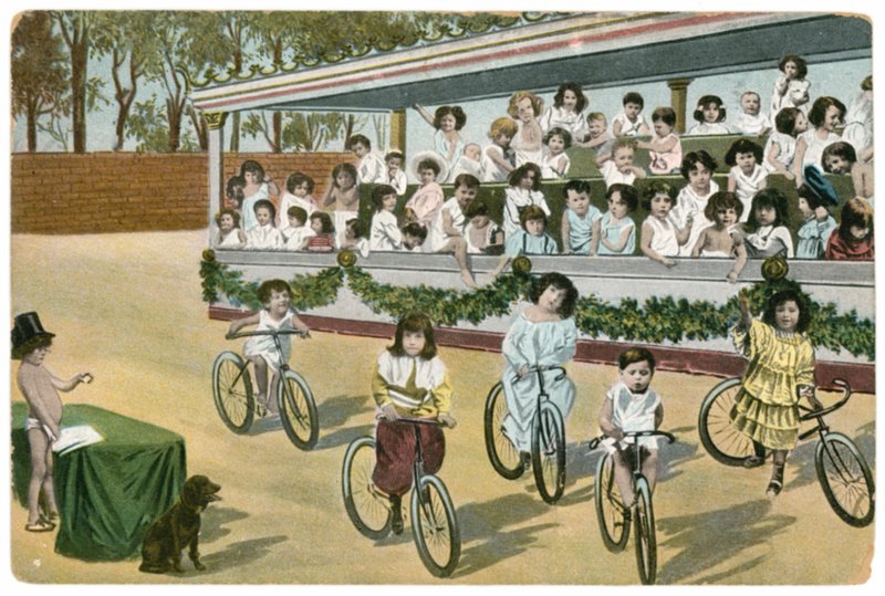 Carrera de bicicletas para niños de English School