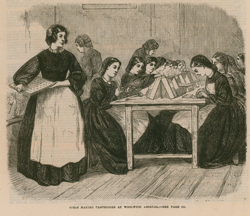 Niñas haciendo cartuchos en el Arsenal de Woolwich de English School
