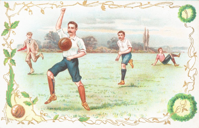 Postal con hombres jugando al fútbol de English School