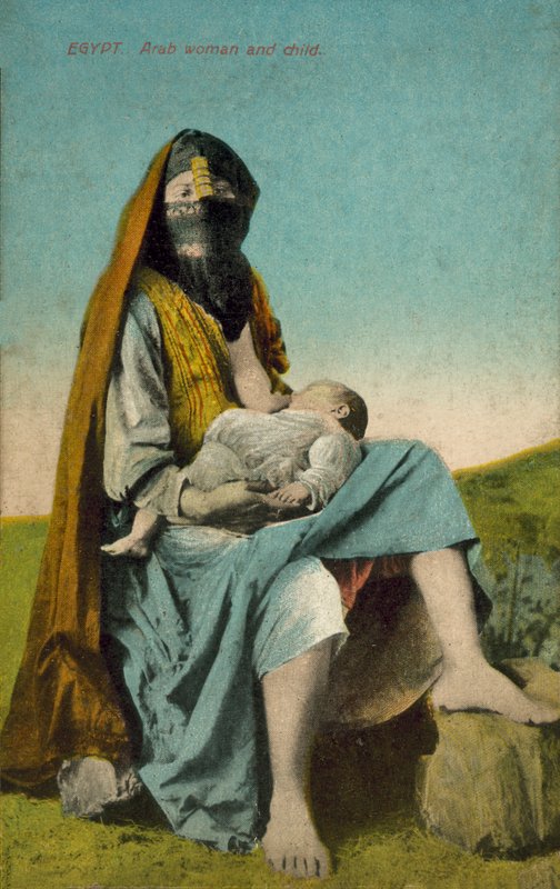 Egipto, mujer árabe y niño (foto coloreada) de European Photographer