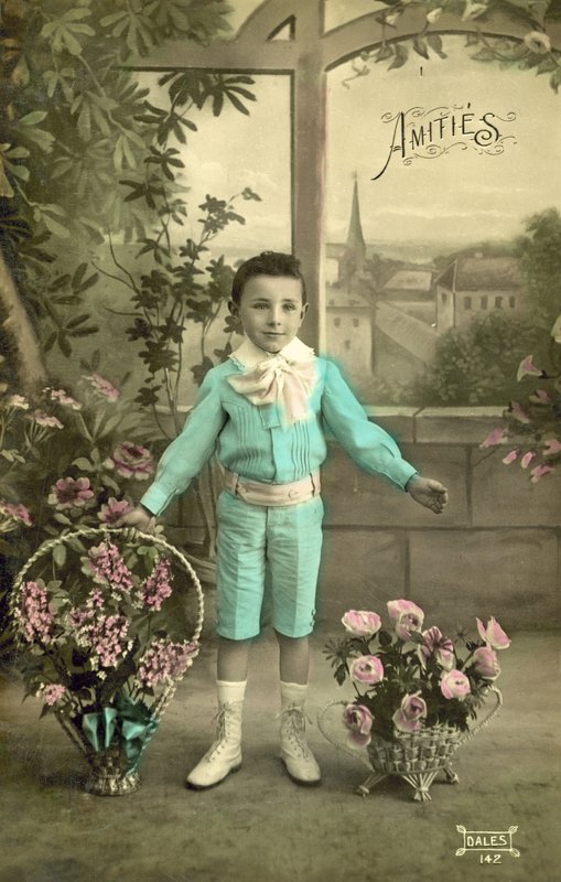 Niño pequeño de azul de French Photographer